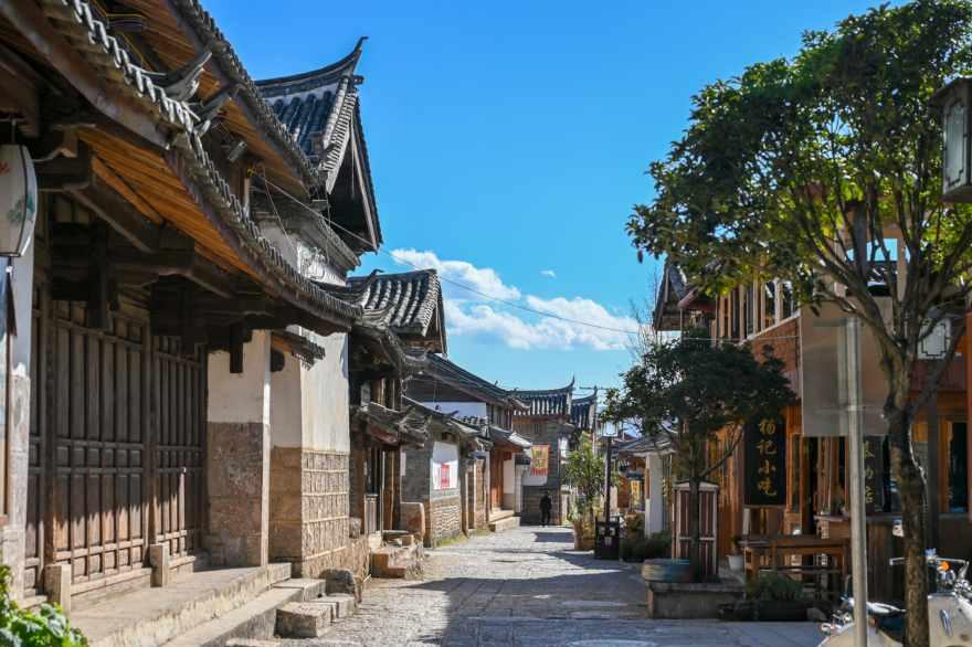 逃出昏暗的房子